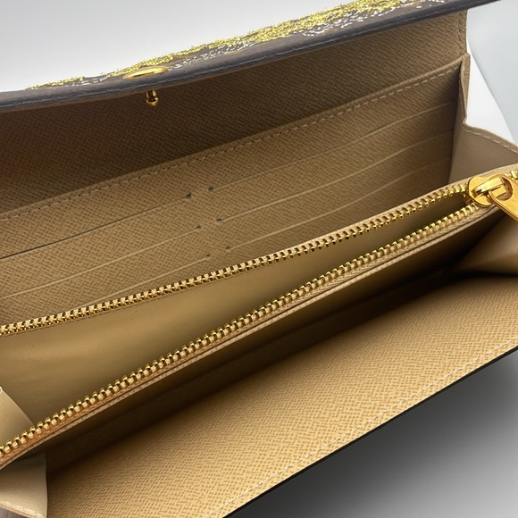 LOUIS VUITTON 2007 - Picture 14 of 16